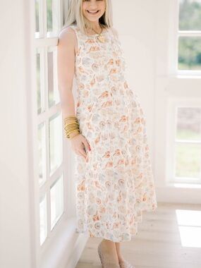 New Seashell Pleated White Sleeveless Maxi Dress